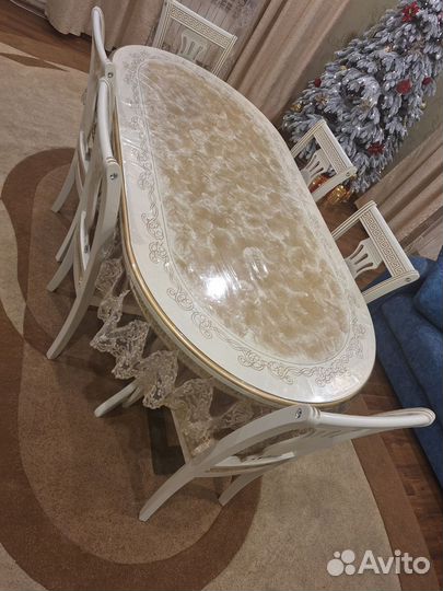 Стол и 6 стульев