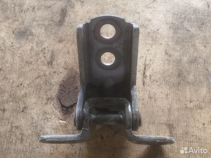 Петля двери передней правой nissan almera g15