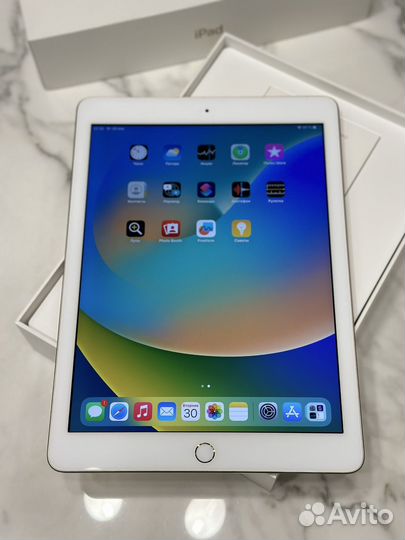 iPad 9.7 32GB Gold