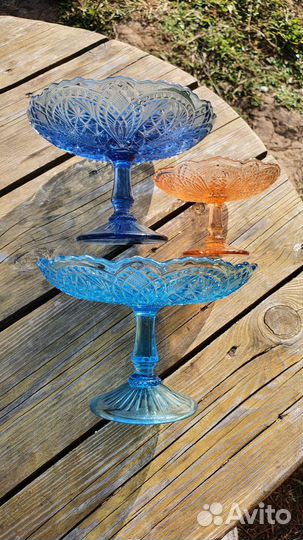 Ваза для фруктов, конфетница цветное стекло