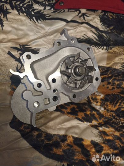 Водяная помпа renault megane / logan