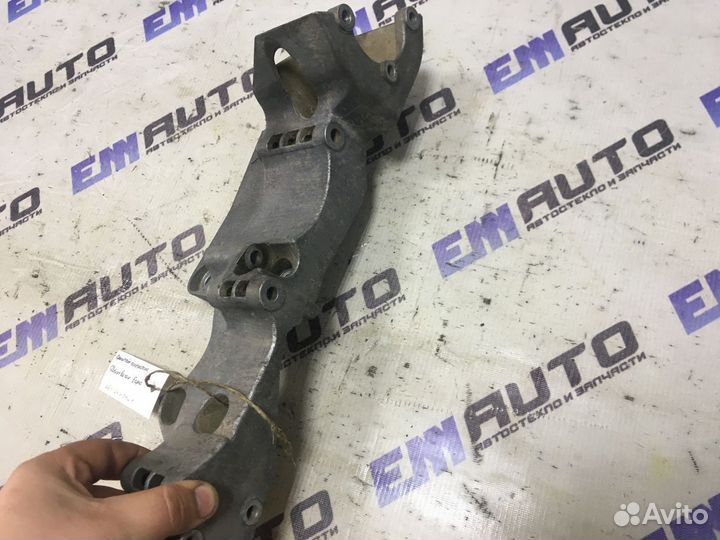 Кронштейн генератора Фольксваген Бора