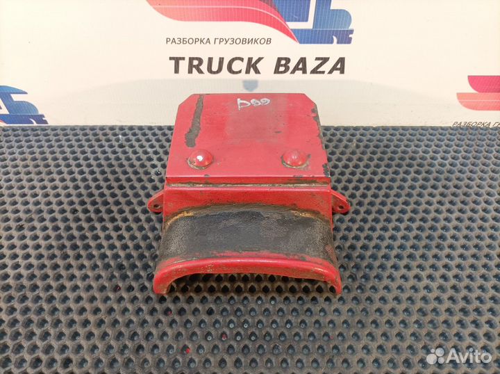 1268400 Проставка стремянки рессоры