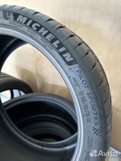 Michelin Pilot Sport 4 S 315/30 R21 и 255/35 R20 105Y