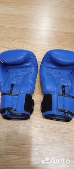 Боксерские перчатки размер 10Z