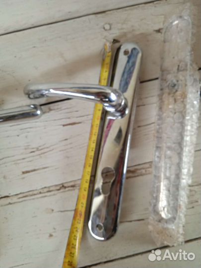 Дверная ручка новая