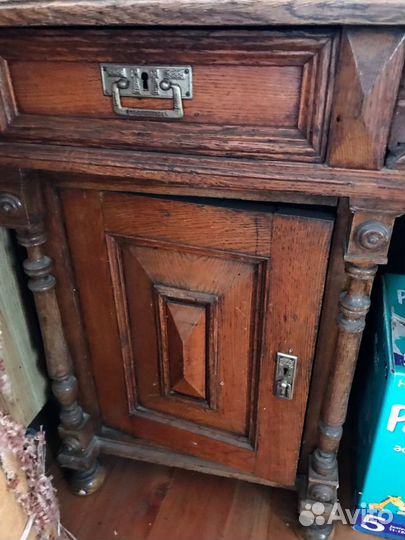 Старинный антикварный письменный стол кабинет