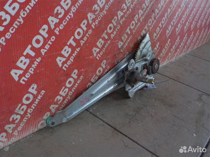 Стеклоподьемник задний правый Toyota Rav 4 XA20