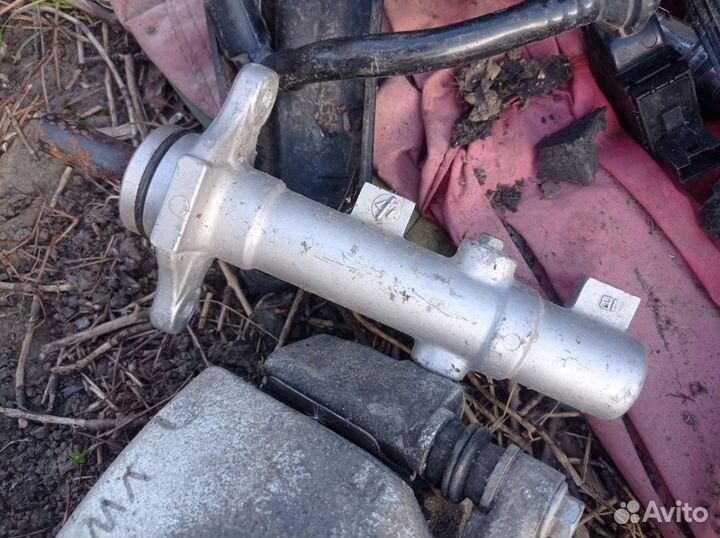 Volkswagen polo седан главный тормозной цилиндр