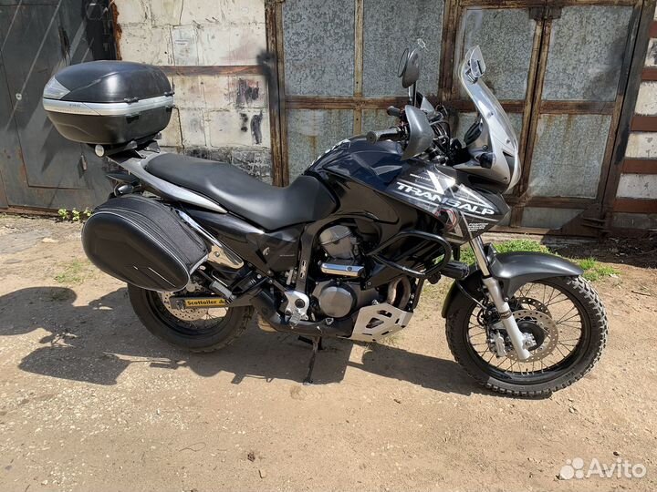 Honda transalp 700