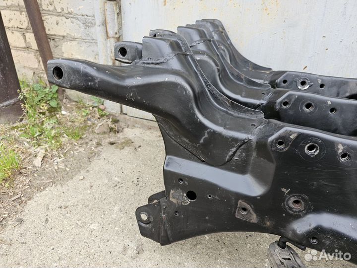 Подрамник Mitsubishi Lancer 9 оригинал