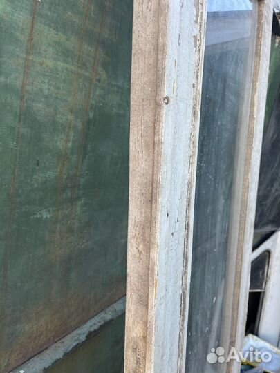 Деревянная оконная рама и деревянная дверь (3шт)