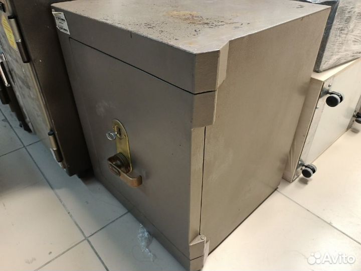 Сейф взломостойкий Б.У. Этот товар в Екатеринбурге