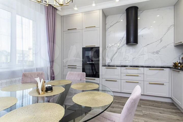 4-к. квартира, 146 м², 2/6 эт.