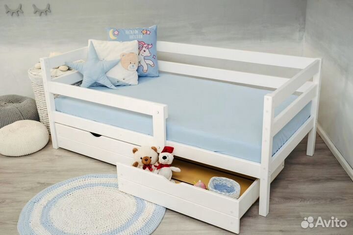 Кровать детская из массива березы