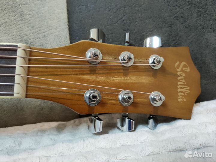 Гитара акустическая с чехлом, продажа обмен