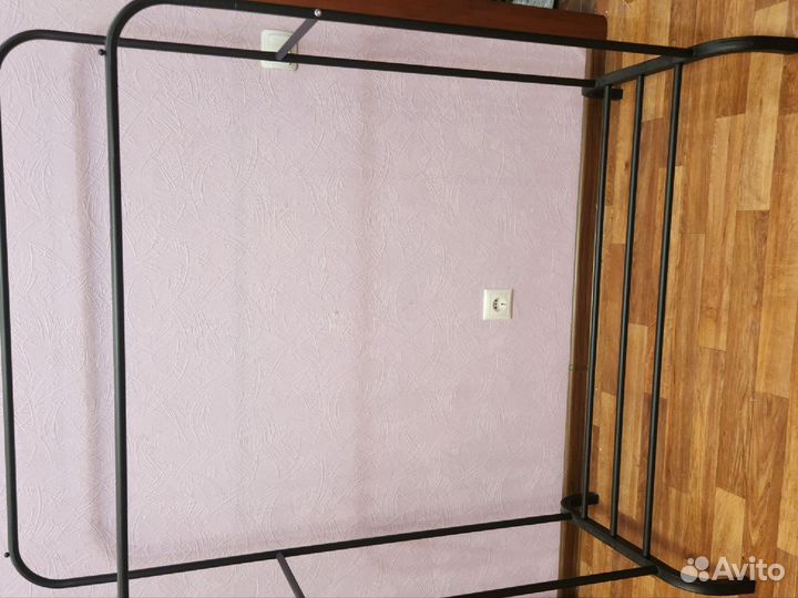 Вешалка для одежды напольная металлическая