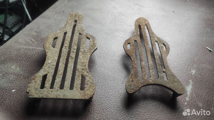 Старинная подставка под утюг