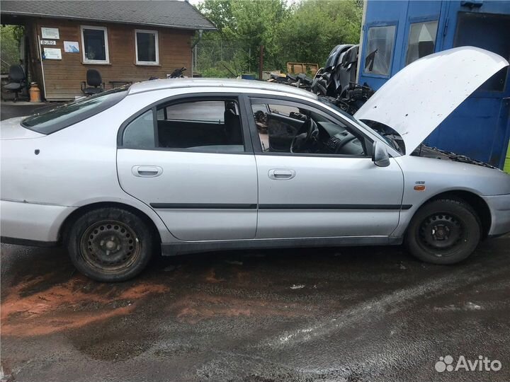 Разбор на запчасти Mitsubishi Carisma