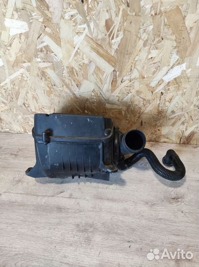 Корпус воздушного фильтра Skoda Octavia A5