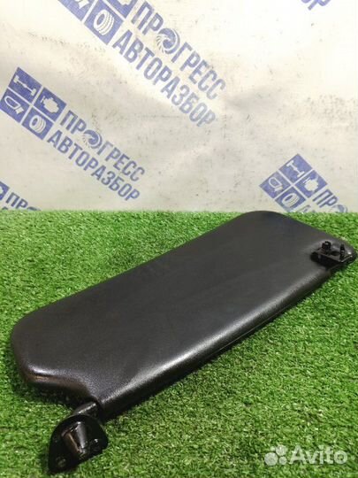 Козырек солнцезащитный передний левый Toyota