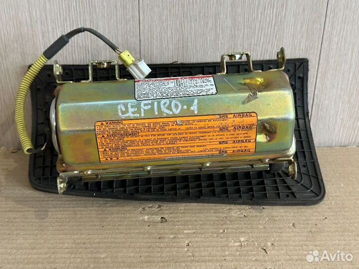 Подушка безопасности в торпедо Nissan Cefiro A32 д