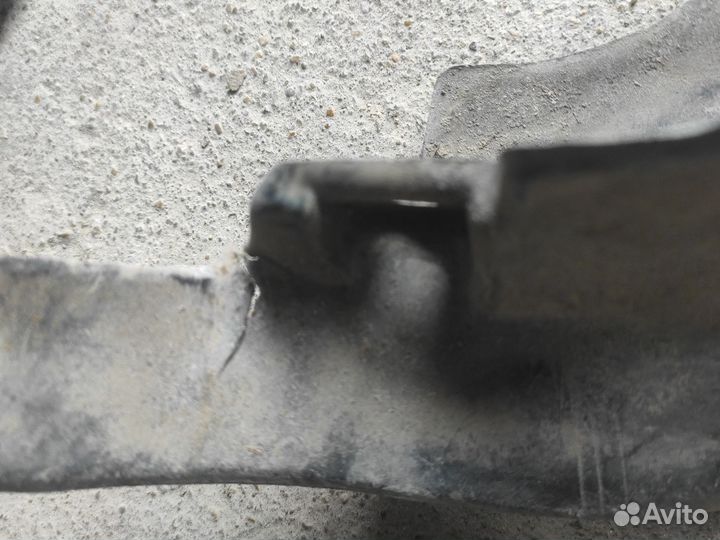 Брызговики Тойота карина 190