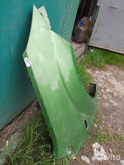 Крыло переднее правое Ford Fiesta 2003