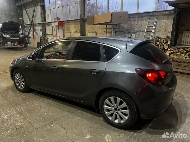 Opel Astra 1.6 AT, 2011, 120 544 км