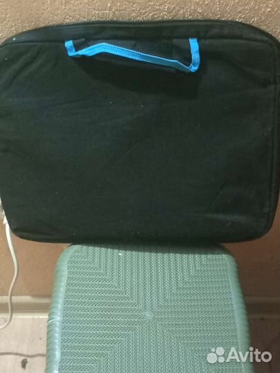 Сумка для ноутбука через плечо