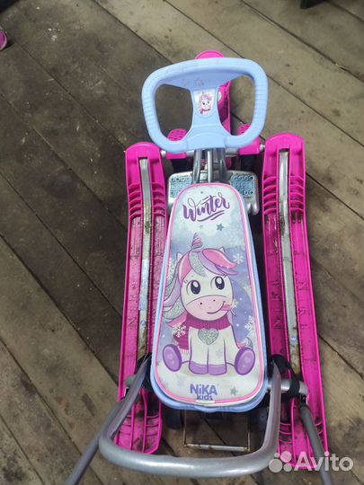 Снегокат с колёсами и ручкой