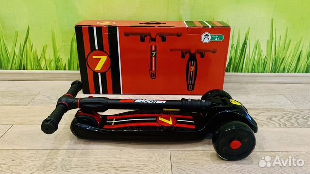 Самокат Феррари трехколёсный