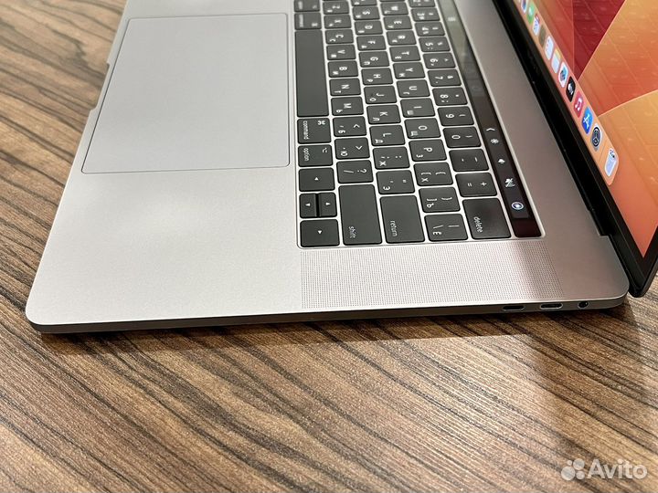 Apple MacBook Pro 15 2017 i7 / 16 / 2 TB