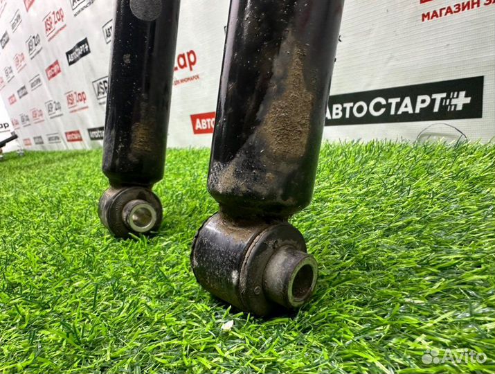 Амортизатор подвески задний Mazda 3 BK Z6 2009