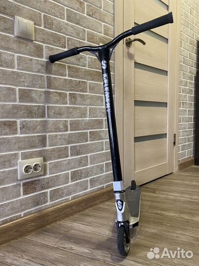 Трюковой самокат RAY 24 Element серо-черный