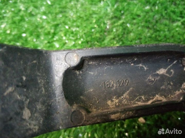 Поводок дворника передний правый Nissan Almera N16