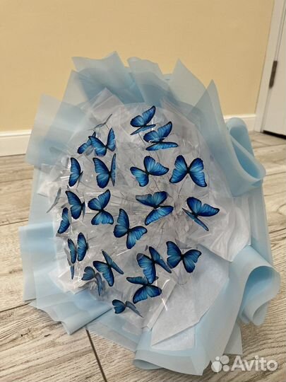 Светящийся букет из бабочек