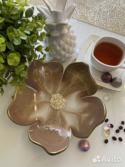 Конфетница ручной работы из эпоксидной смолы