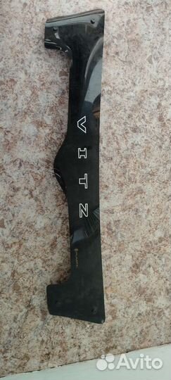 Дефлектор капота на Тойота vitz 2000года