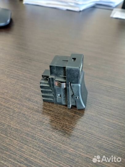 Кнопка обогрева стекла и зеркал Volvo 850 Вольво