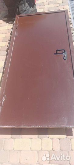 Металлическая дверь бу