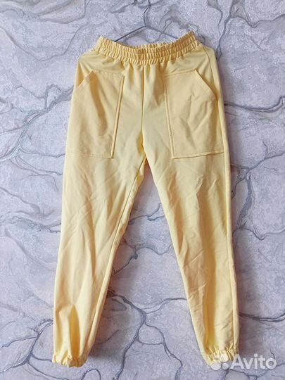 Спортивный костюм женский