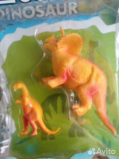 Набор динозавров новый