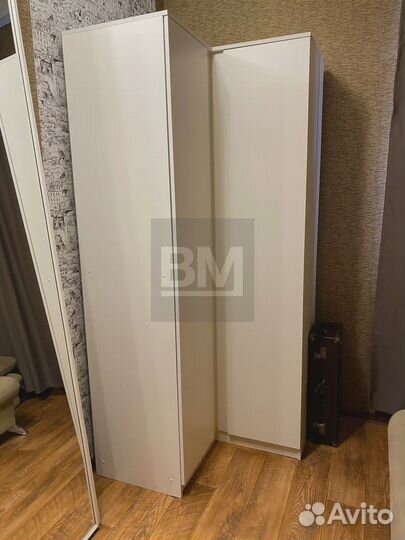 Угловой шкаф для одежды