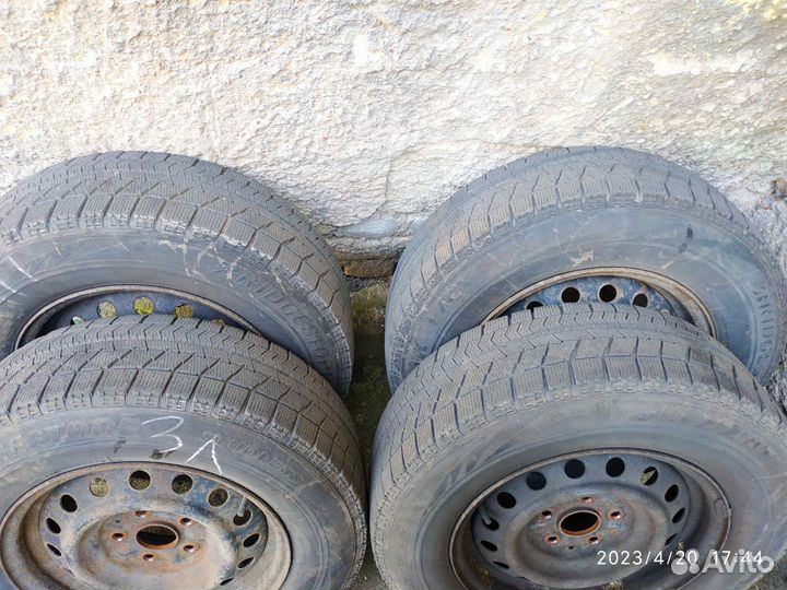 Bridgestone Blizzak Ice 205/70 R15 88S