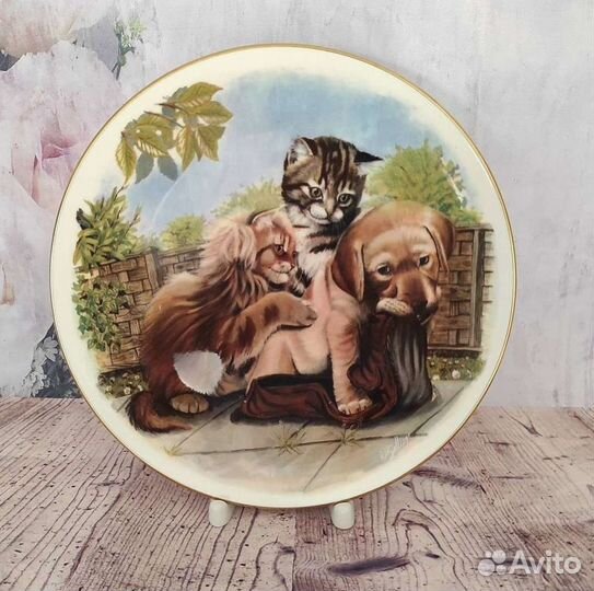 Тарелка декоративная Англия коты собаки
