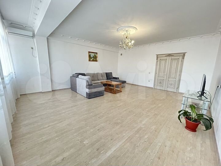 3-к. квартира, 115 м², 4/7 эт.