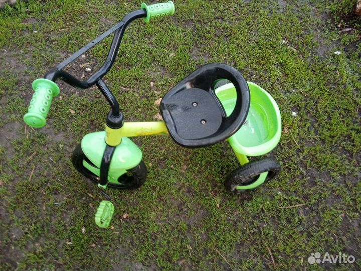 Детский трехколесный велосипед б/у