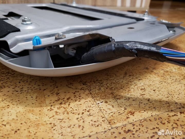 Lexus LX570 Монитор