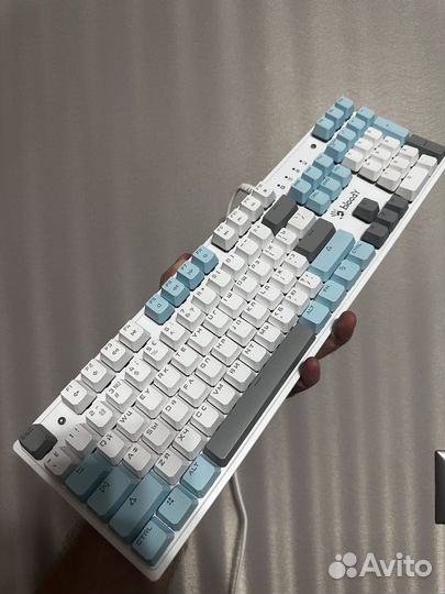 Игровая механическая клавиатура белая